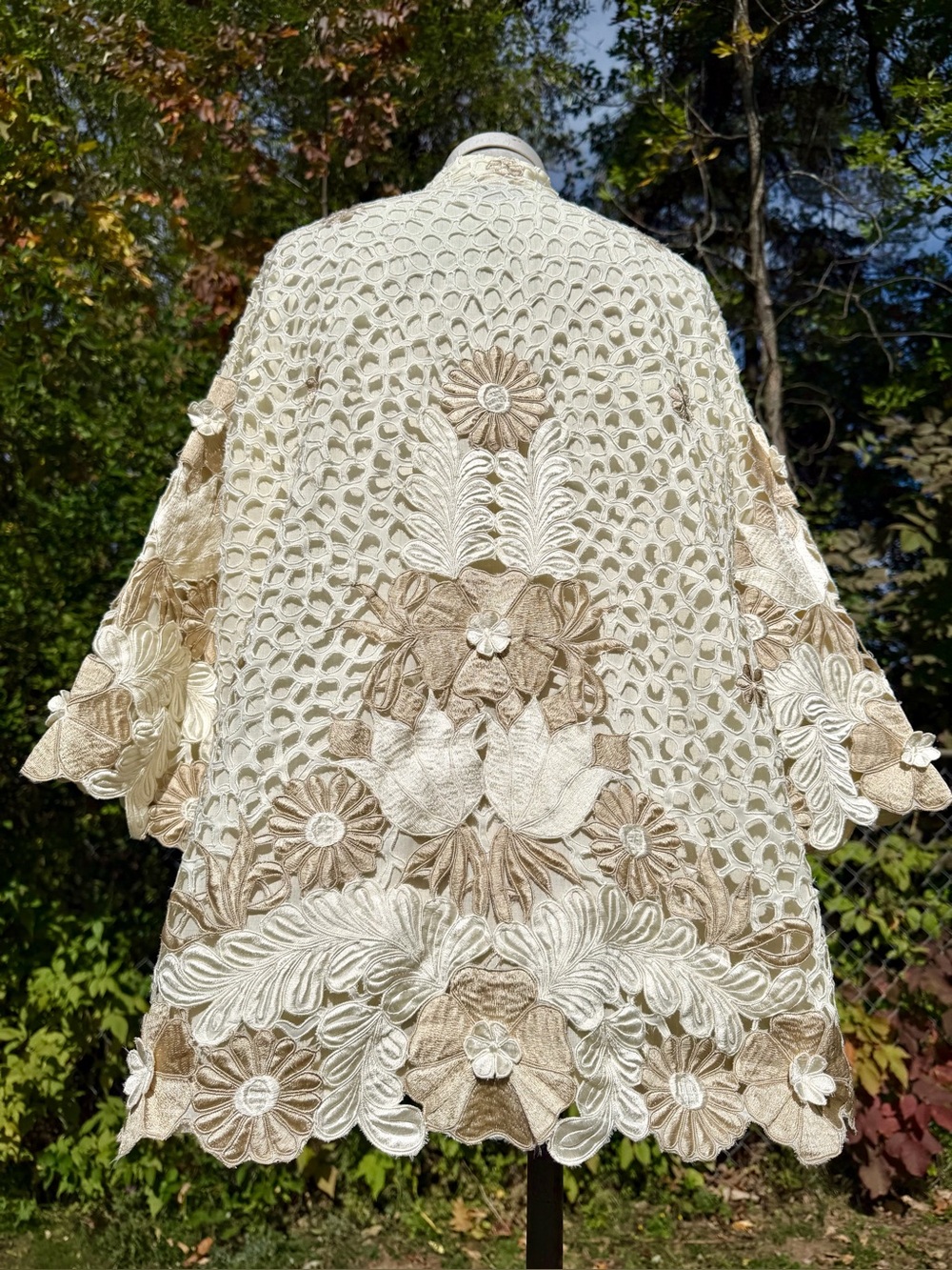 Daisy’s Creations Vintage Floral Cutout Embroidered Button Up Tunic Top Jacketf